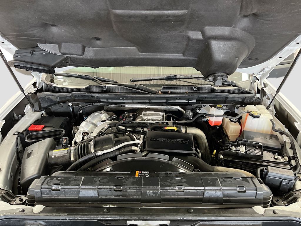 Used 2022 Summit White Chevrolet High Country image 32