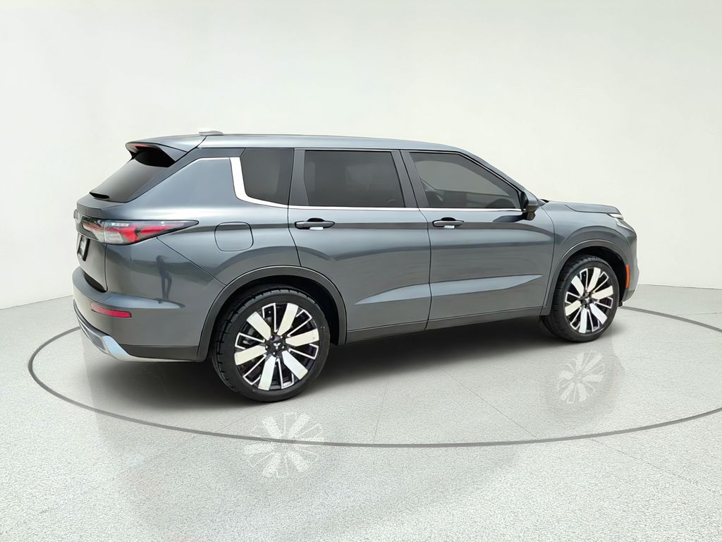 2025 Mitsubishi Outlander SE - 6