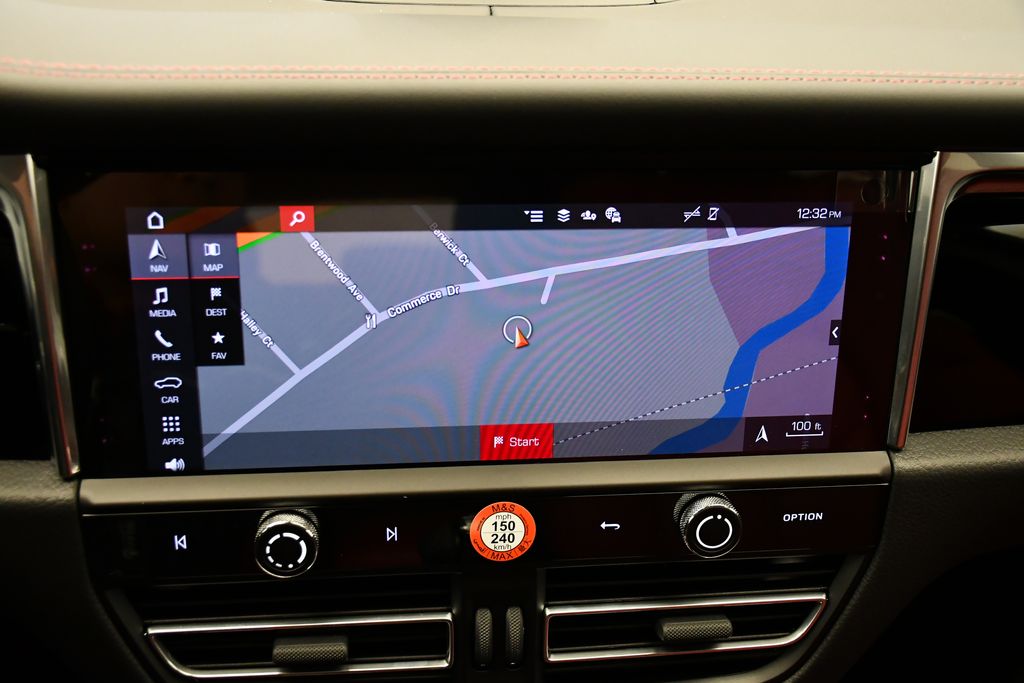 Thumbnail: 2026 Porsche Macan - 32