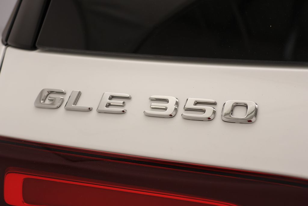 Thumbnail: 2026 Mercedes-Benz GLE - 9