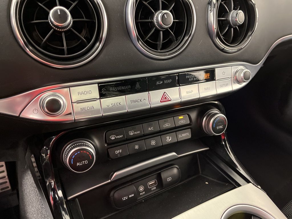 Thumbnail: 2018 Kia Stinger - 32