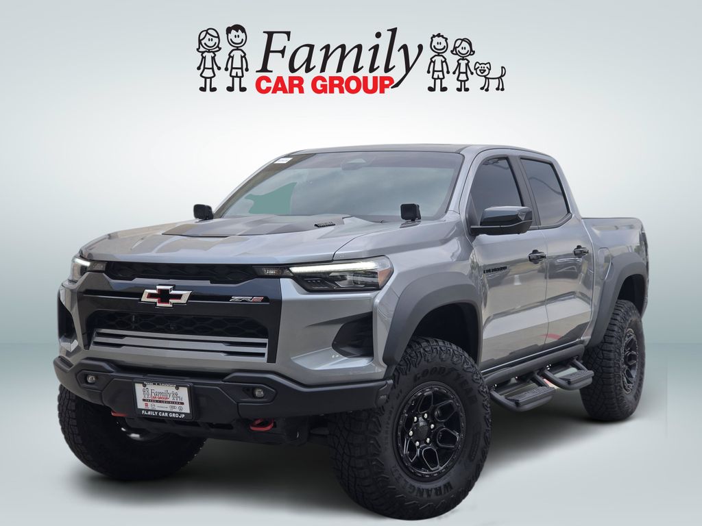 Sterling Gray Metallic 2026 Chevrolet Colorado Pickup Truck Four-Wheel Drive 8-Speed Automatic