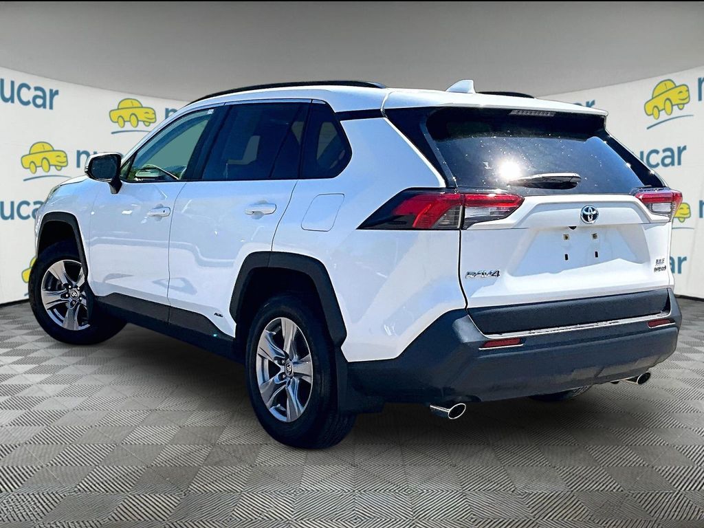 2023 Toyota RAV4 Hybrid — photo 4