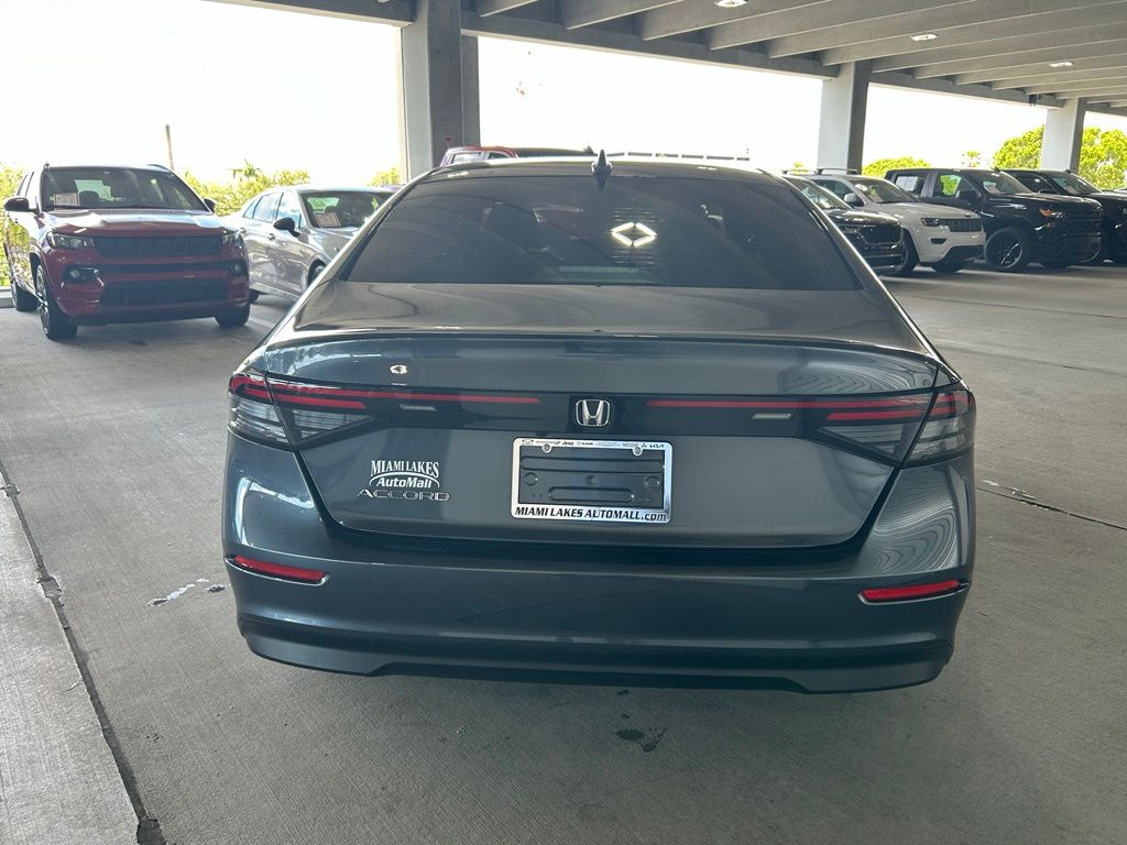 Used 2024 Canyon River Blue Metallic Honda EX image 4