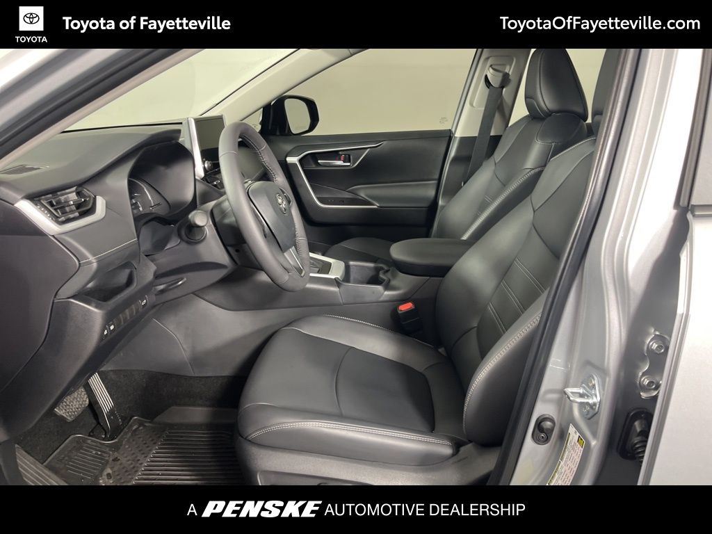 Thumbnail: 2025 Toyota RAV4 - 23