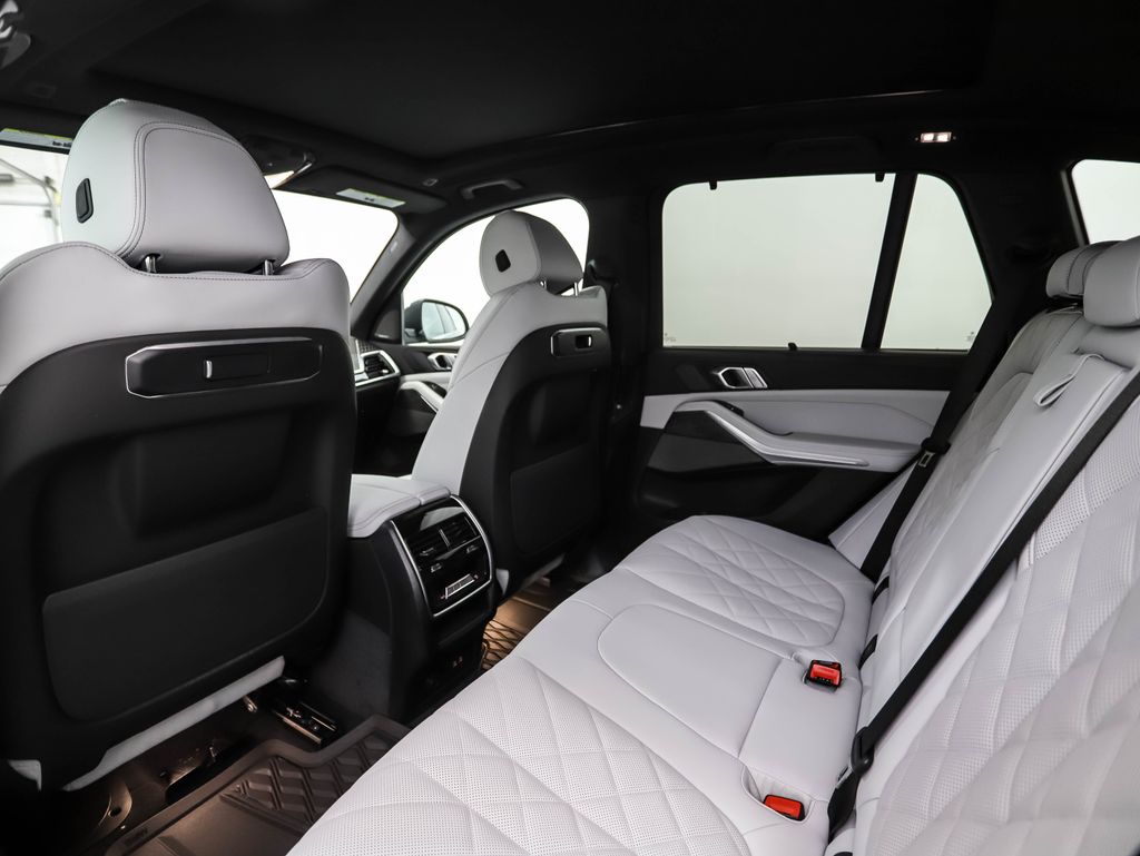Thumbnail: 2026 BMW X5 - 21