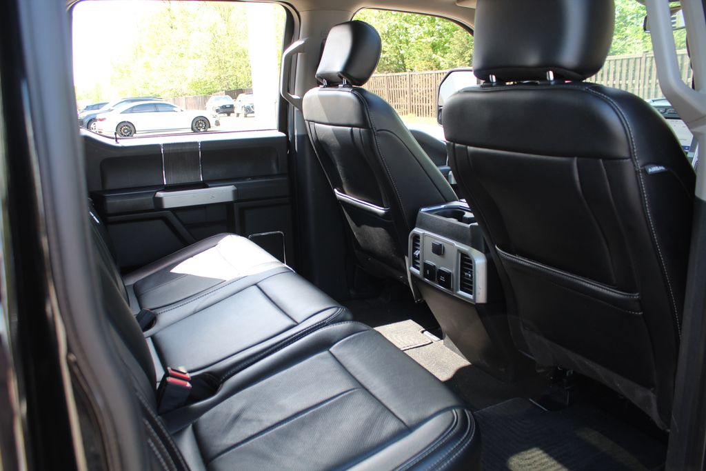 2020 Ford F-350 Lariat 26