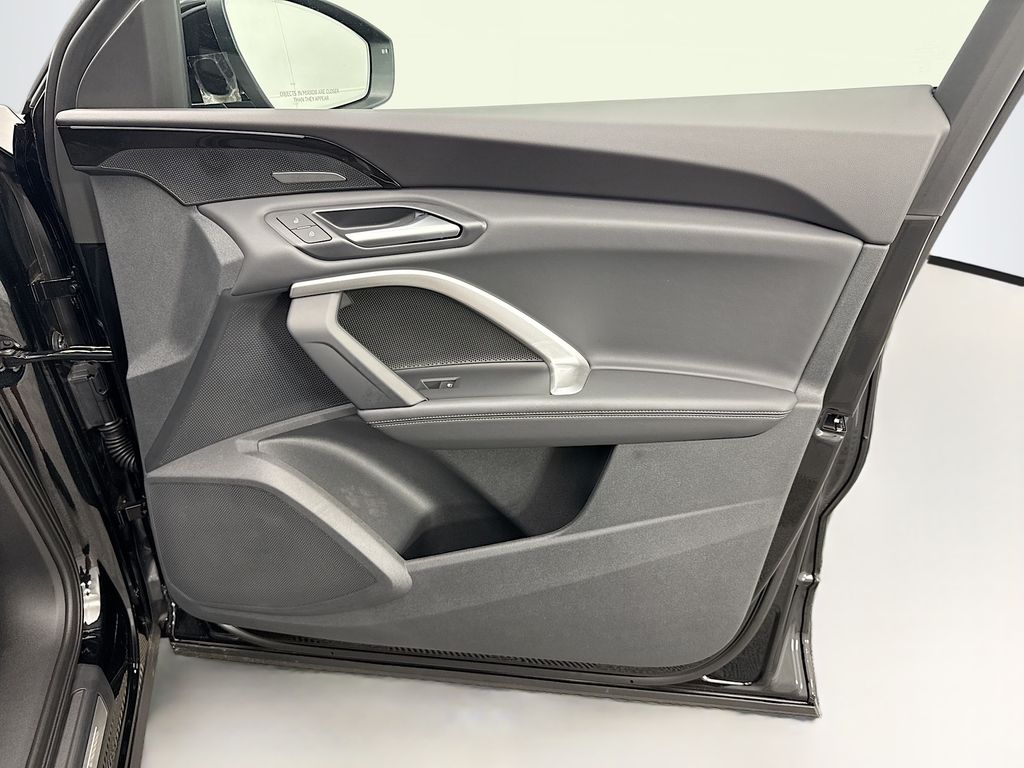 Thumbnail: 2025 Audi Q5 - 25