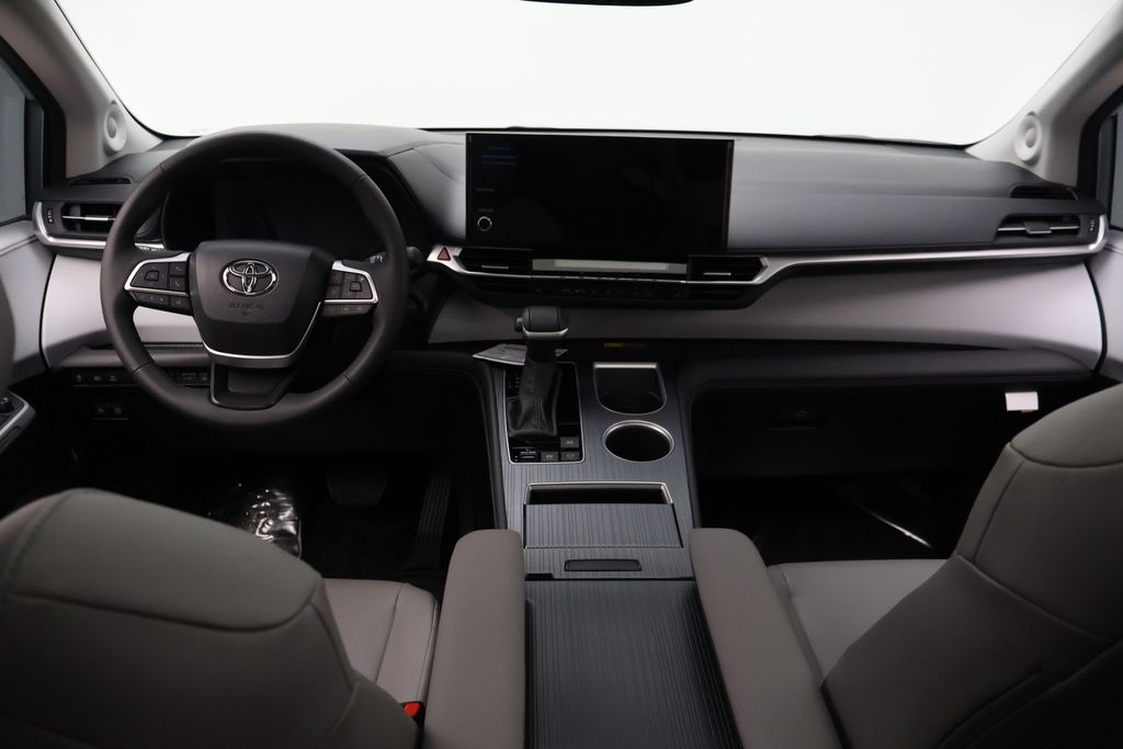 Thumbnail: 2025 Toyota Sienna - 22