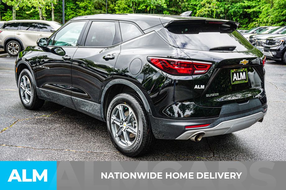 Used 2025 Black Chevrolet LT image 5