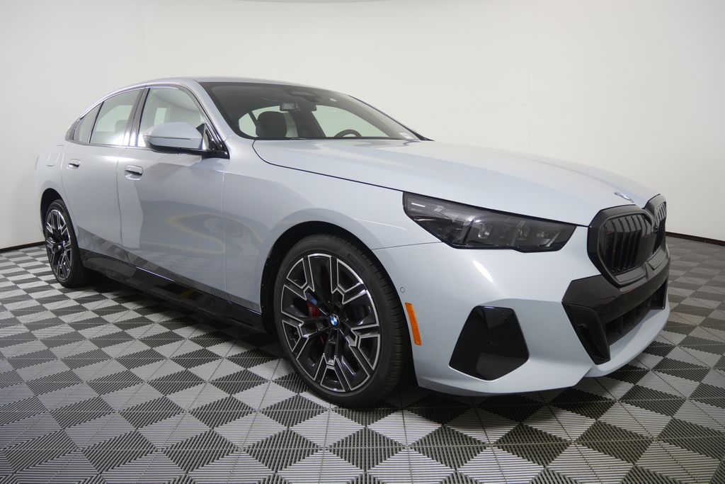 Thumbnail: 2027 BMW i5 - 2