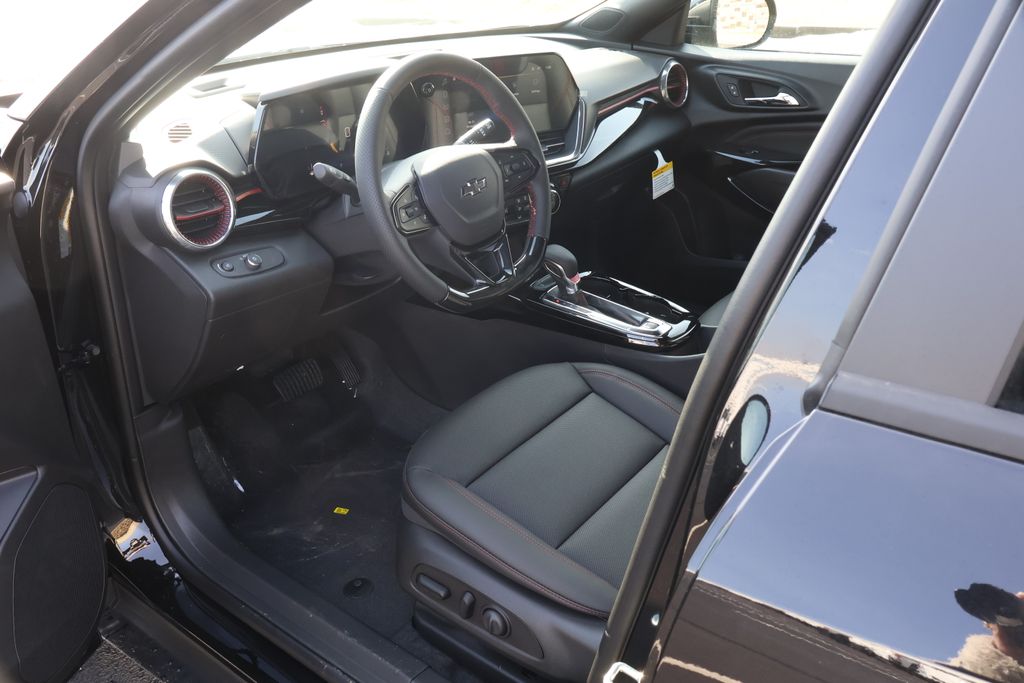 Thumbnail: 2026 Chevrolet Trax - 13