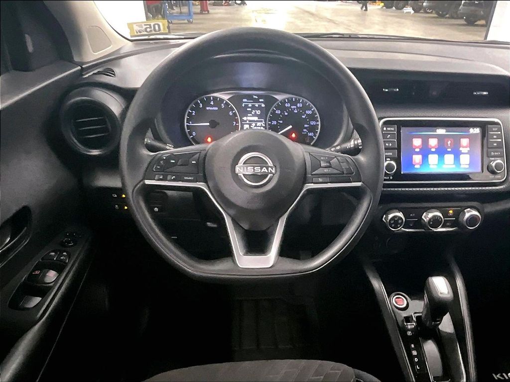 2022 Nissan Kicks — photo 17