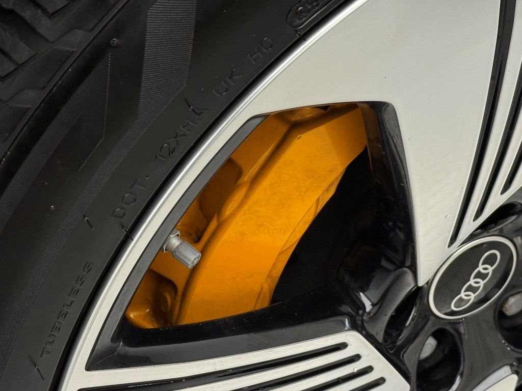 2023 Audi e-tron Premium Plus 7