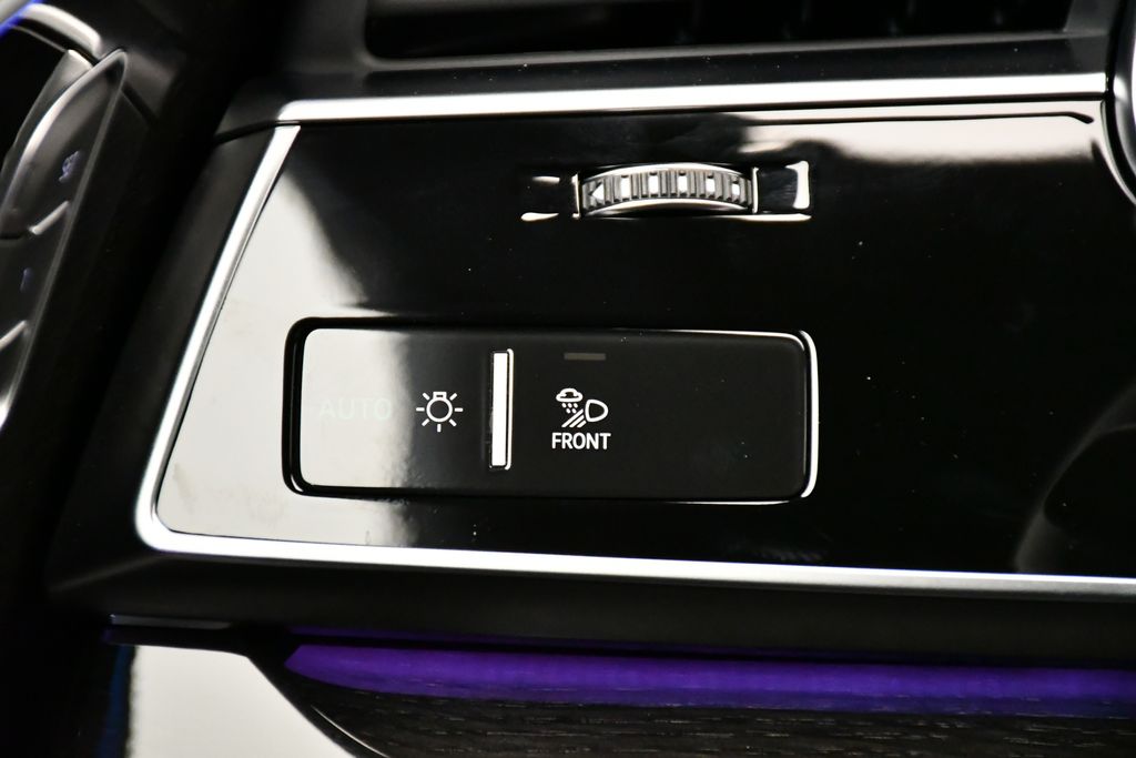 Thumbnail: 2026 Audi Q8 - 21