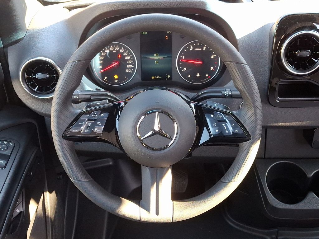 Thumbnail: 2025 Mercedes-Benz Sprinter - 8