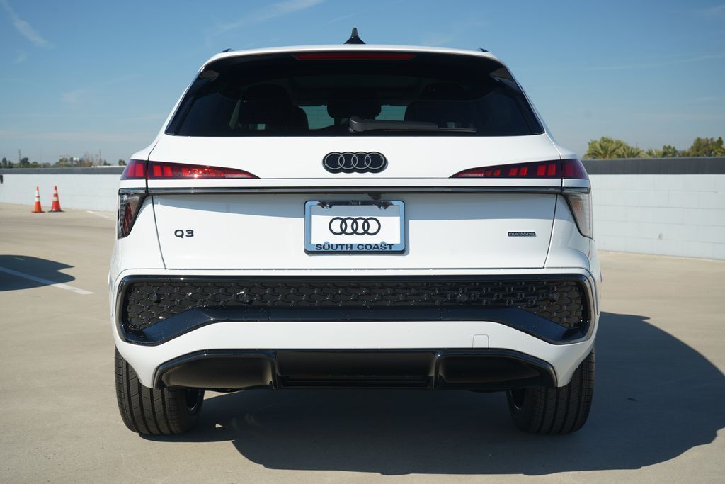 Thumbnail: 2026 Audi Q3 - 4