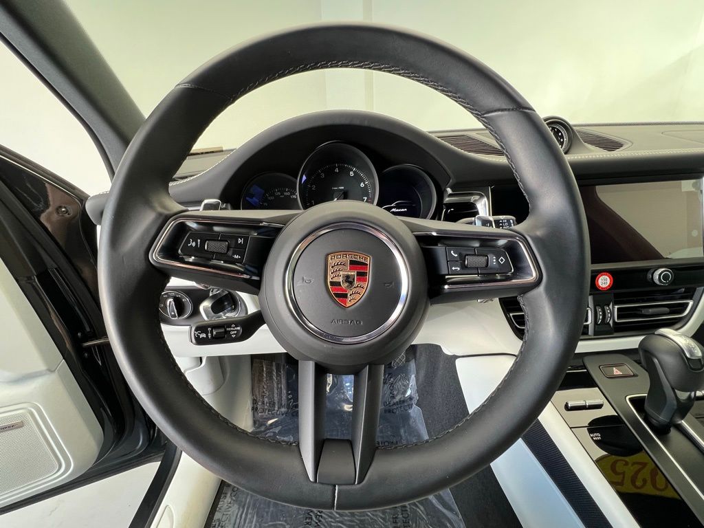 2025 Porsche Macan  7