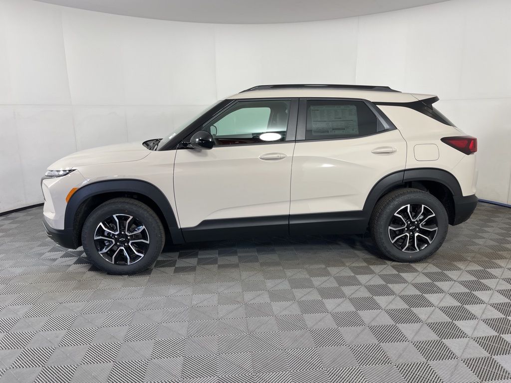 Thumbnail: 2026 Chevrolet TrailBlazer - 2