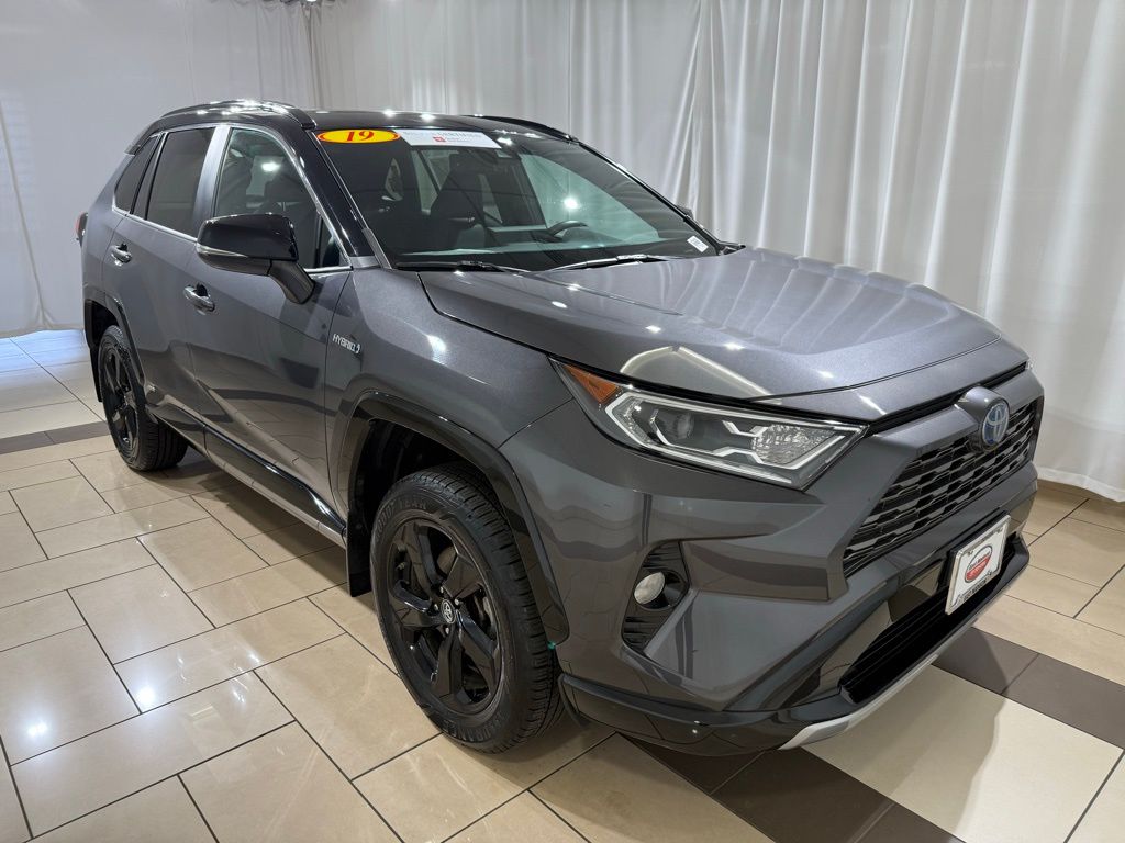 Thumbnail: 2019 Toyota RAV4 - 7
