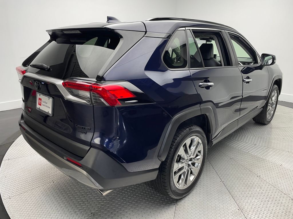 Thumbnail: 2022 Toyota RAV4 - 5