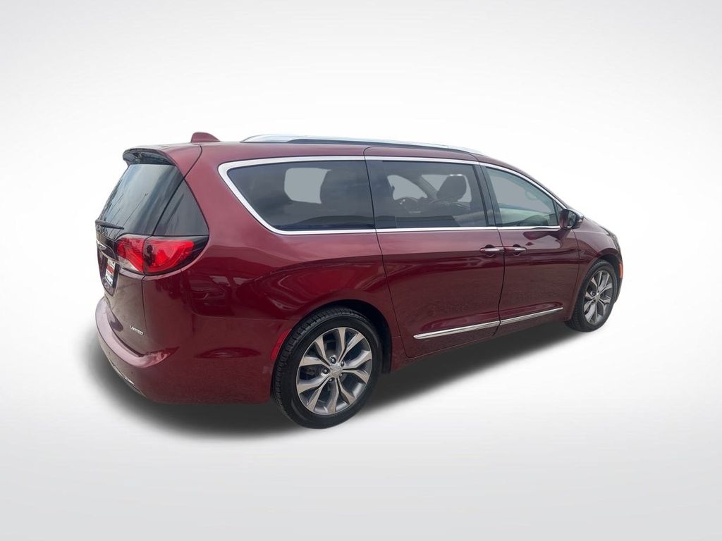 2018 Chrysler Pacifica Limited photo