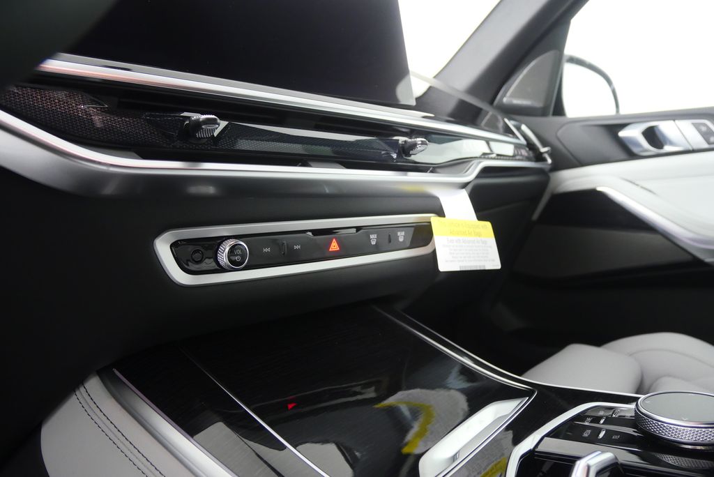 Thumbnail: 2026 BMW X5 - 21