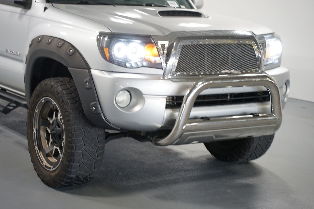 Thumbnail: 2011 Toyota Tacoma - 4
