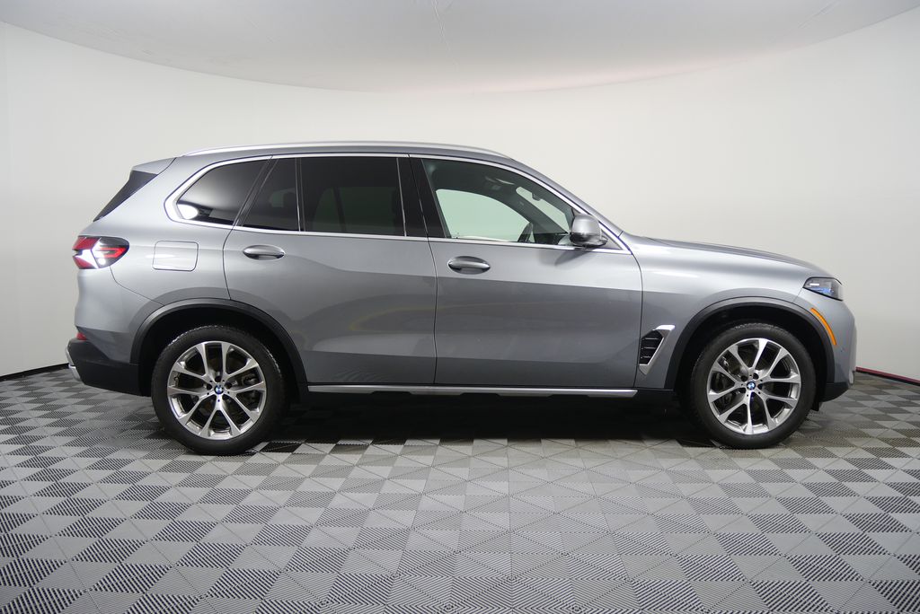 Thumbnail: 2026 BMW X5 - 2