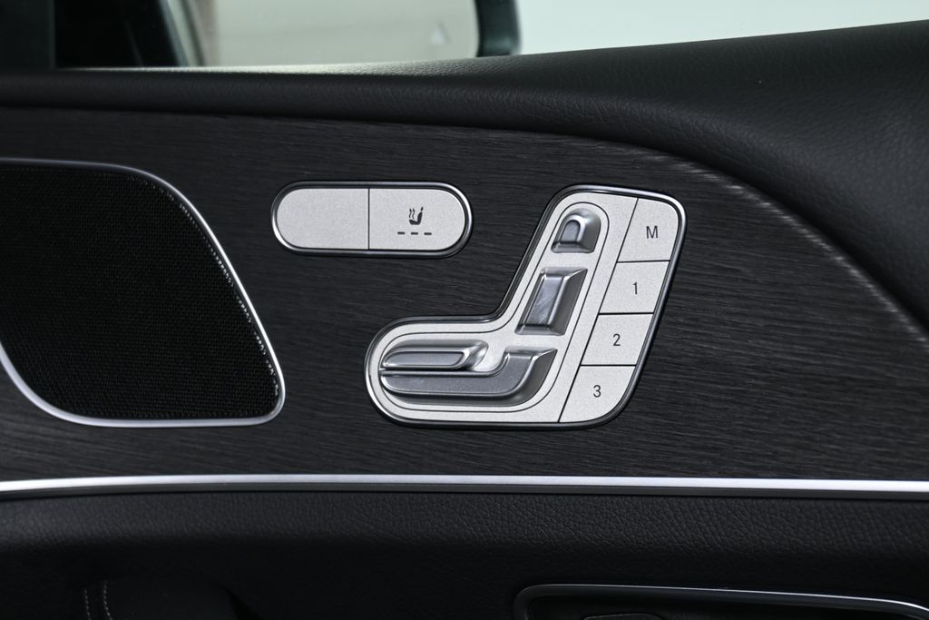 Thumbnail: 2026 Mercedes-Benz GLE - 29