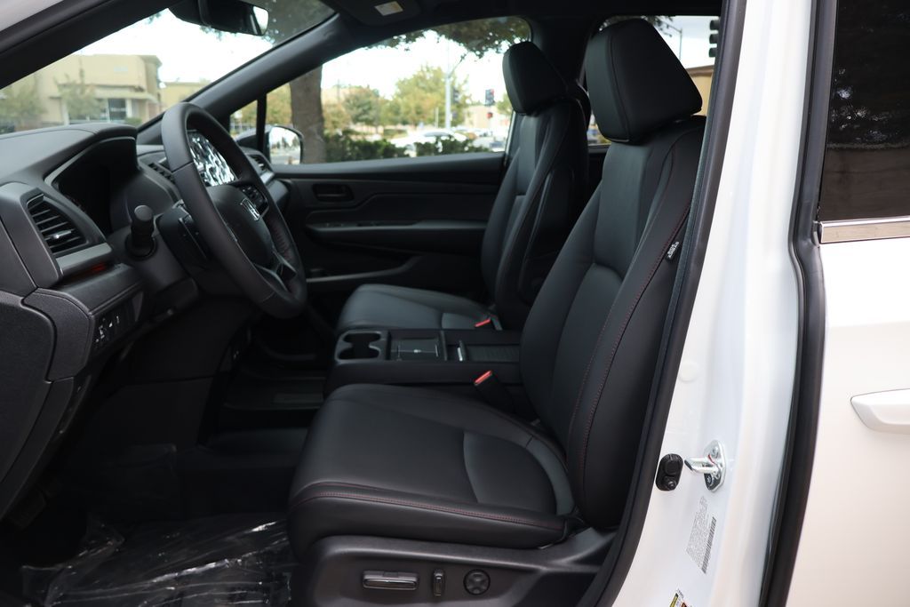 Thumbnail: 2026 Honda Odyssey - 9