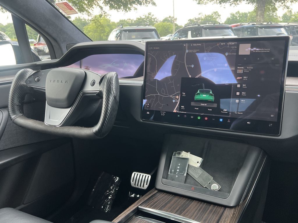 Used 2023  Tesla Standard Range image 3