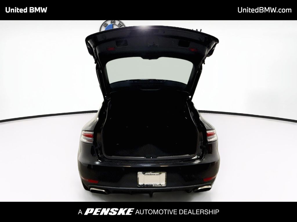 Thumbnail: 2020 Porsche Macan - 20