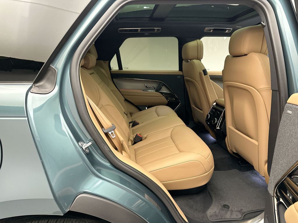 Thumbnail: 2025 Land Rover Range Rover Sport - 6