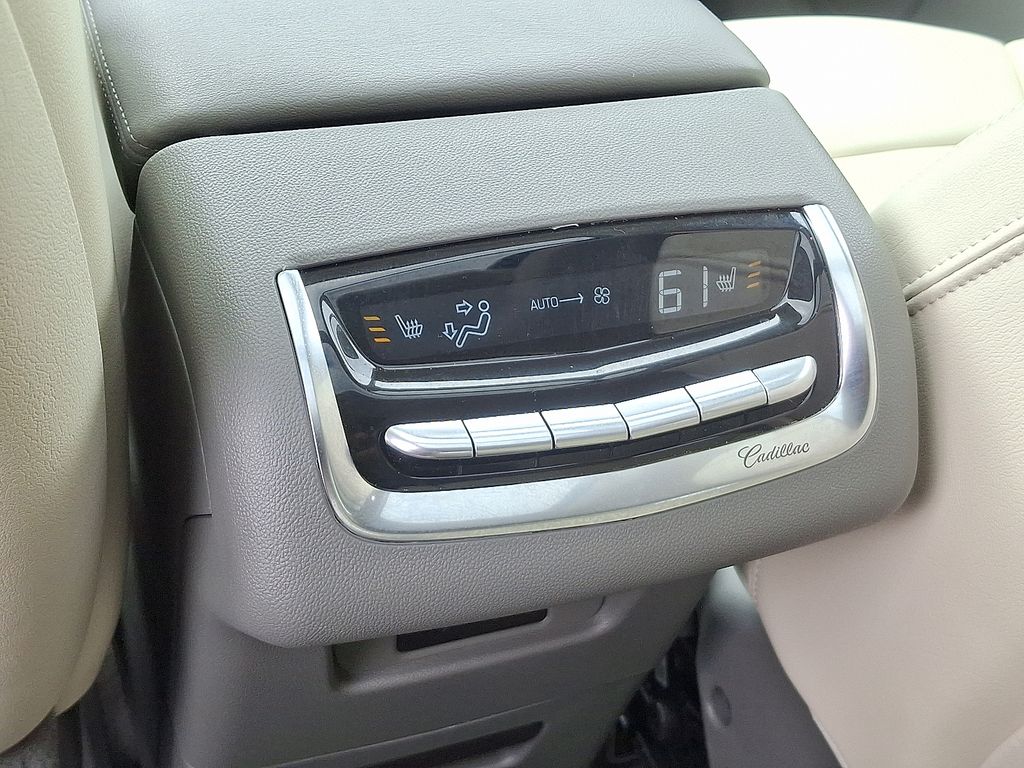 Thumbnail: 2025 Cadillac XT6 - 12