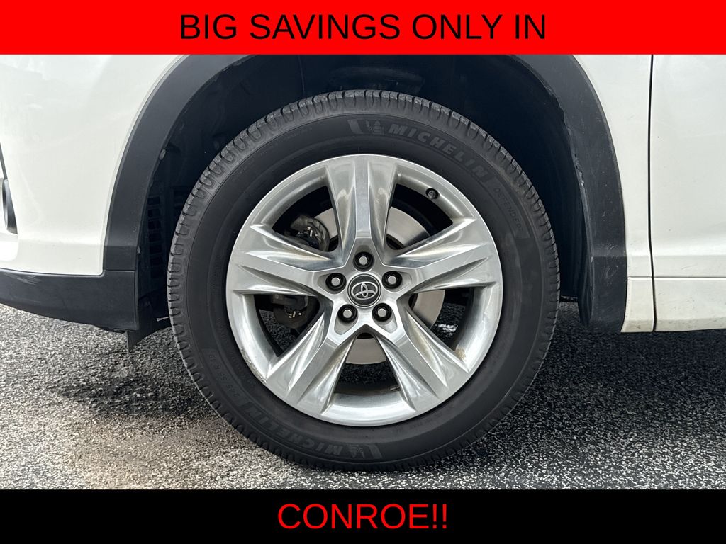 2018 Toyota Highlander Limited White at Community Kia