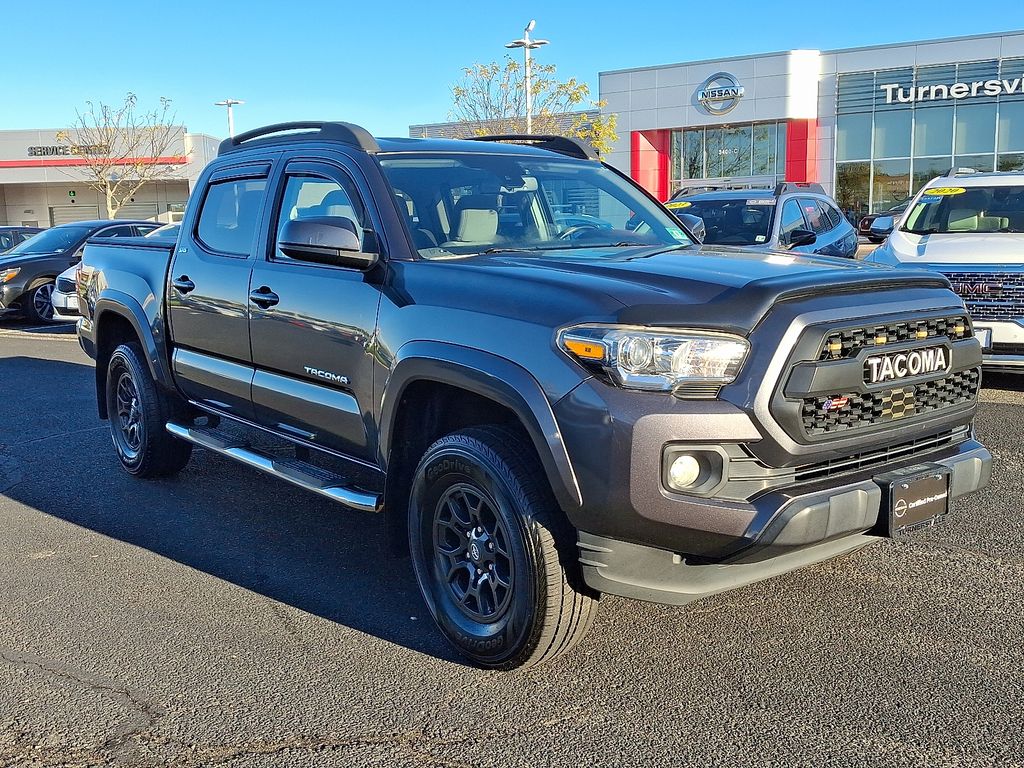 Thumbnail: 2018 Toyota Tacoma - 3