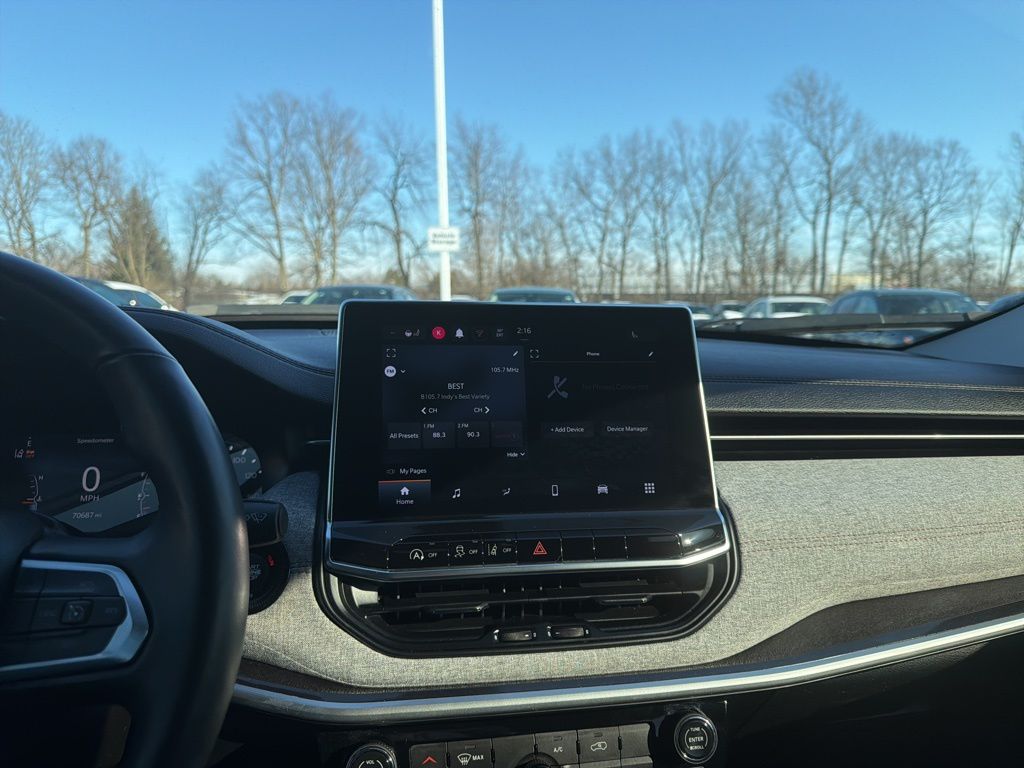 Thumbnail: 2022 Jeep Compass - 14