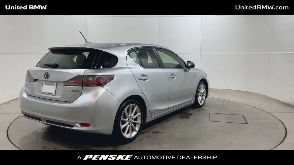 2013 Lexus CT 200h 8