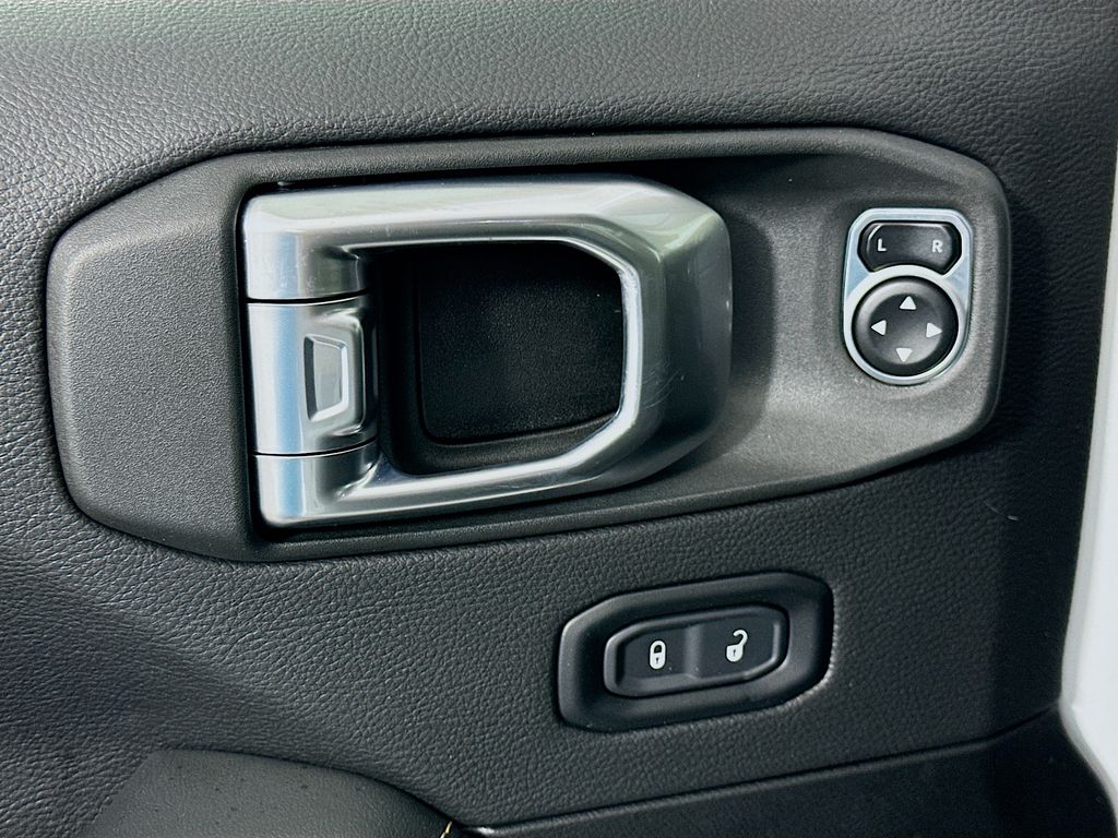 Thumbnail: 2024 Jeep Wrangler - 18