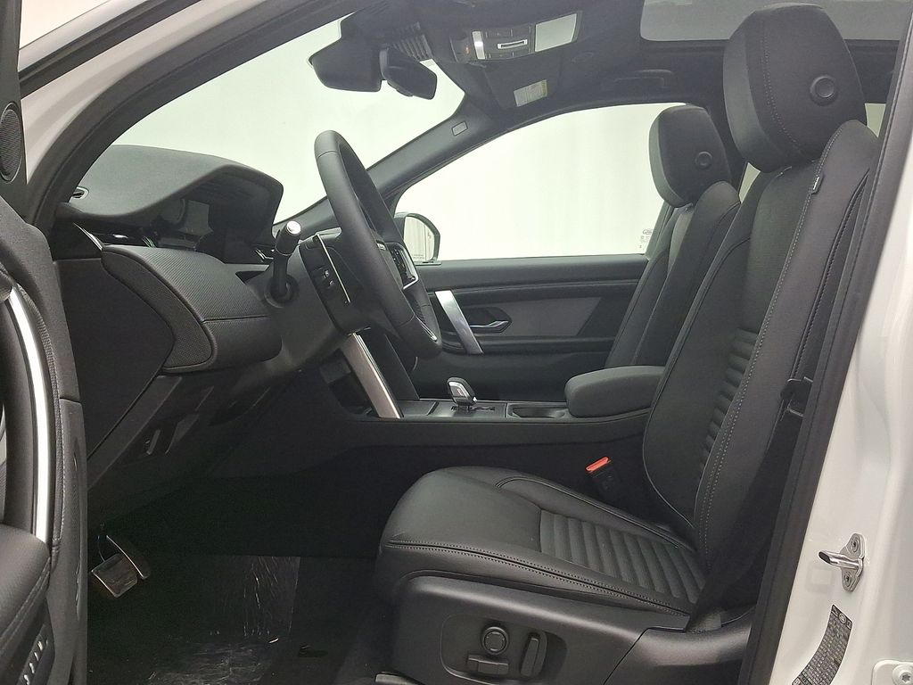 Thumbnail: 2026 Land Rover Discovery Sport - 10