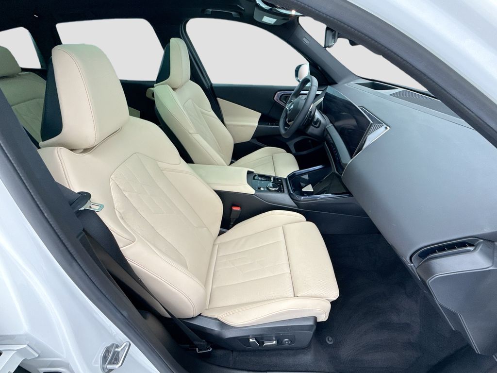 Thumbnail: 2025 BMW X3 - 18