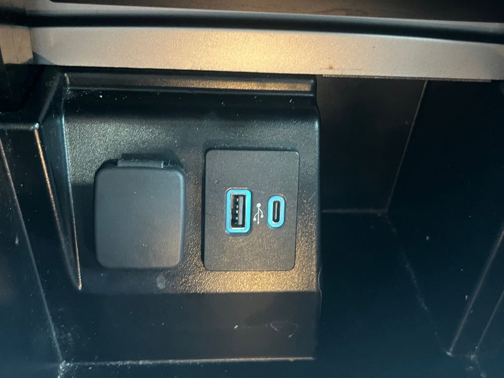 Used Car 2021 Ford Explorer  Xlt For Sale Under $25,000 In Taylor, Texas