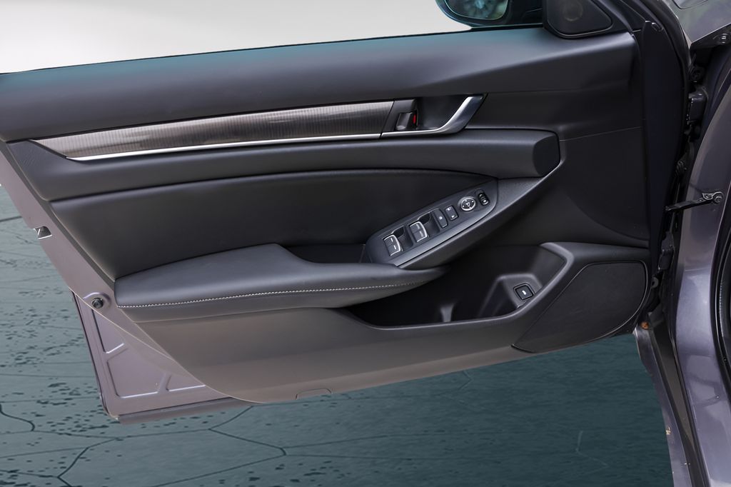 Used Car 2020 Honda Accord  Sport 2.0t For Sale Under $30,000 In Austin, Texas