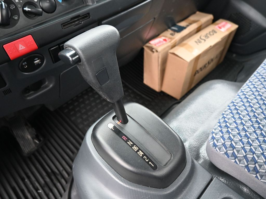 2024 Isuzu NPR HD 