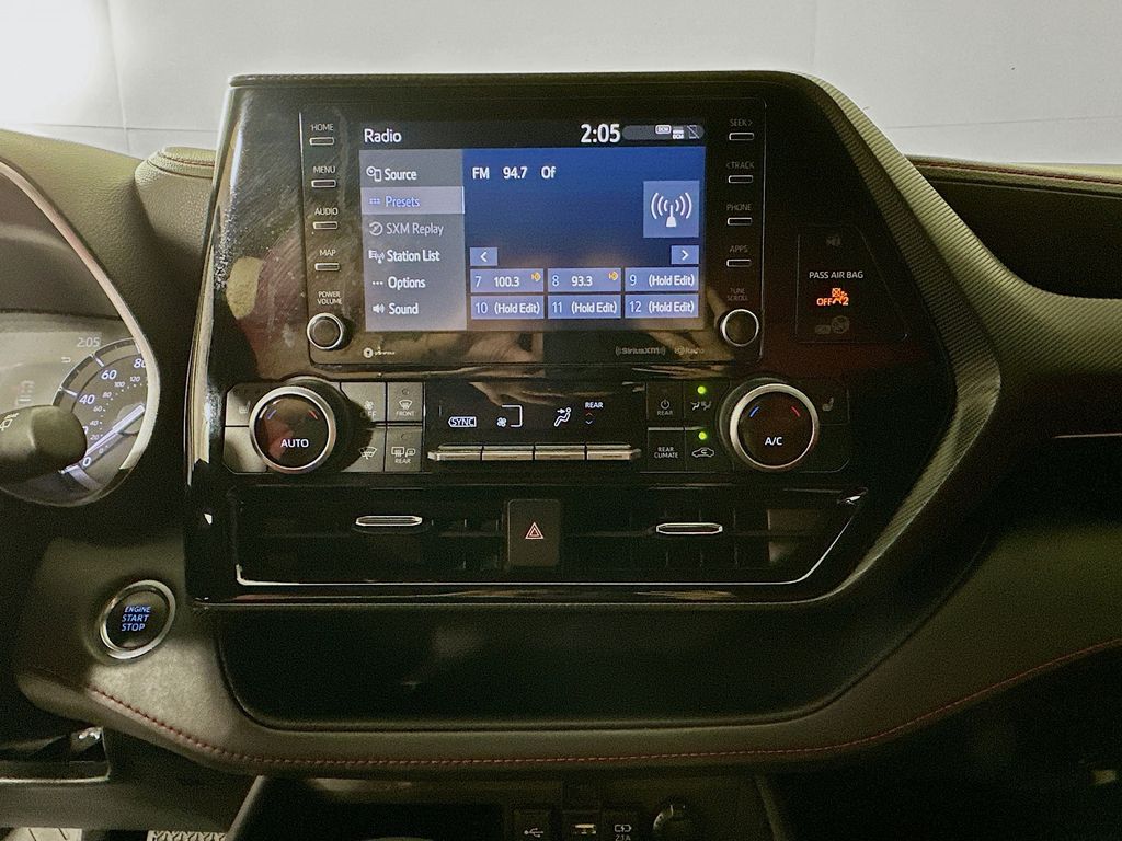 Thumbnail: 2021 Toyota Highlander - 14