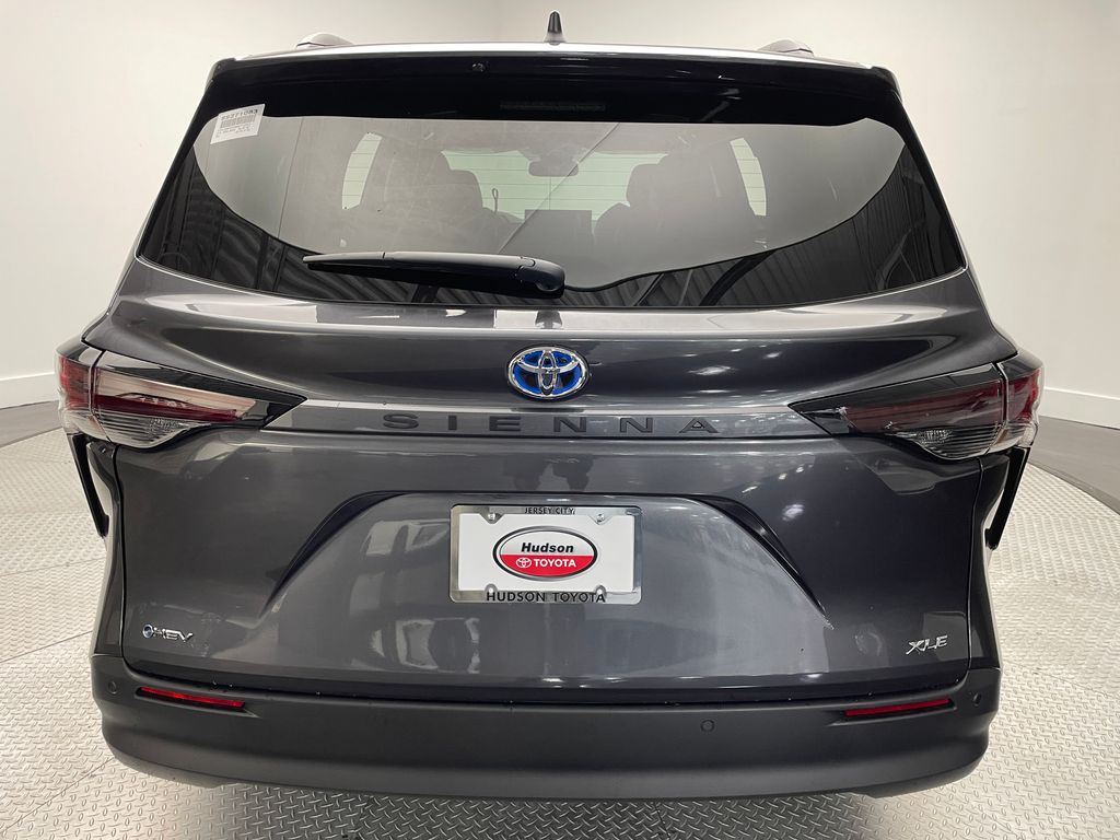 Thumbnail: 2025 Toyota Sienna - 6