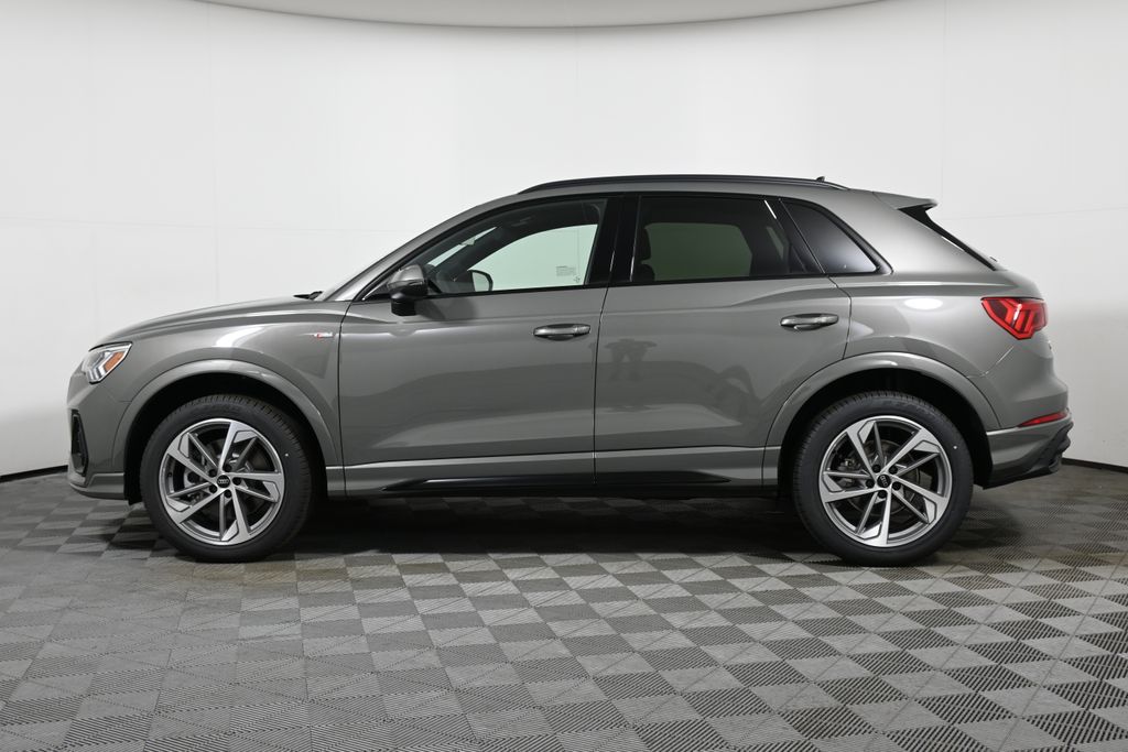 Thumbnail: 2025 Audi Q3 - 2