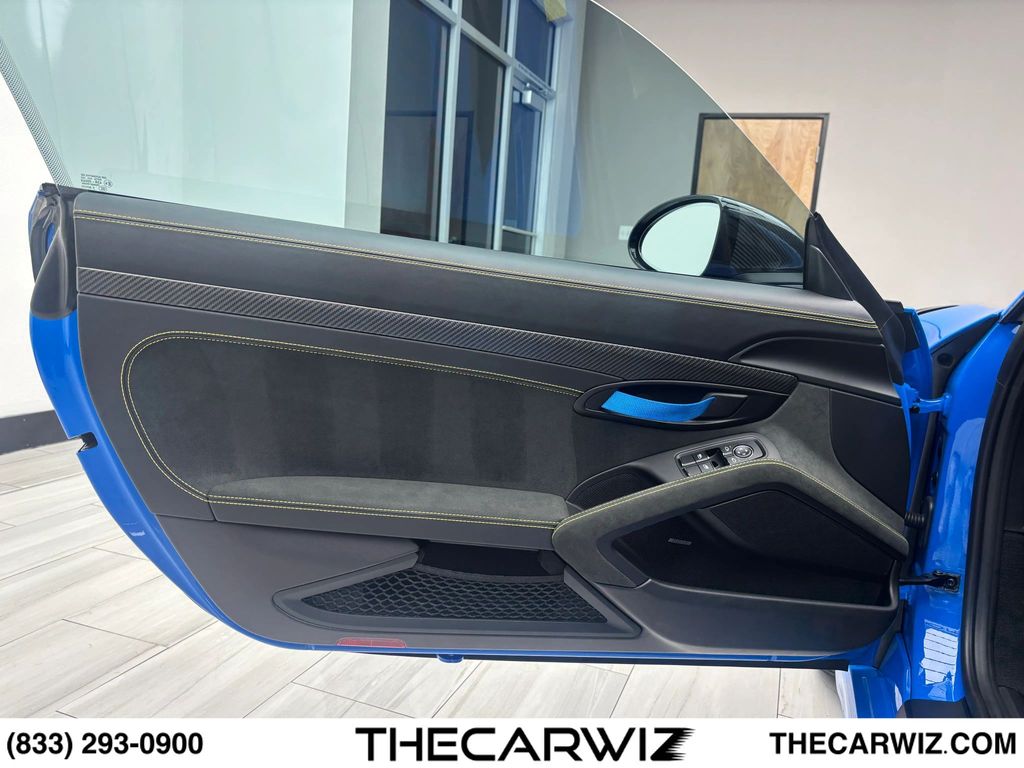 2023 Porsche 718 Cayman