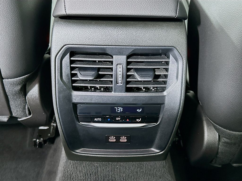 Thumbnail: 2025 BMW 3 Series - 26